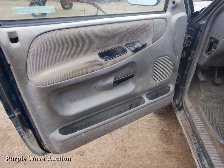 image for item FU9633 1994 Dodge Ram 2500 flatbed pickup truck