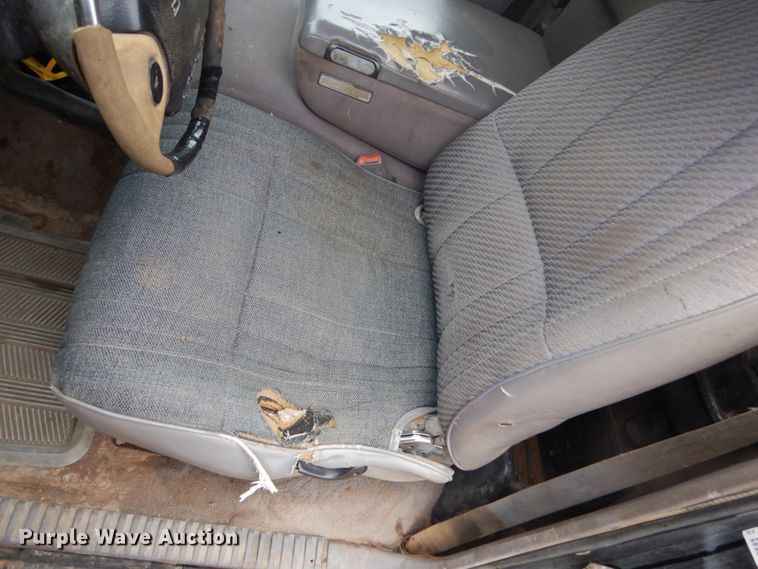 image for item FU9633 1994 Dodge Ram 2500 flatbed pickup truck