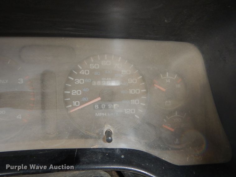 image for item FU9633 1994 Dodge Ram 2500 flatbed pickup truck