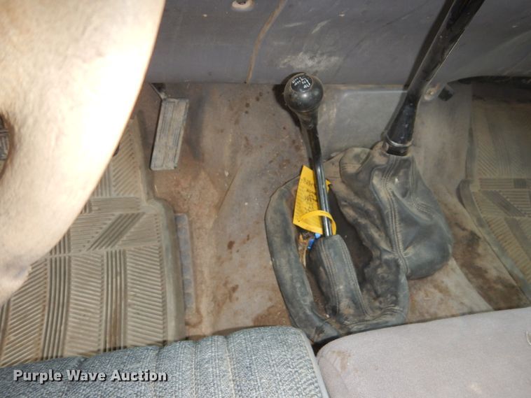 image for item FU9633 1994 Dodge Ram 2500 flatbed pickup truck