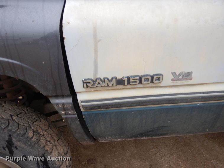 image for item FU9633 1994 Dodge Ram 2500 flatbed pickup truck