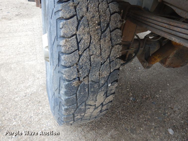 image for item FU9633 1994 Dodge Ram 2500 flatbed pickup truck