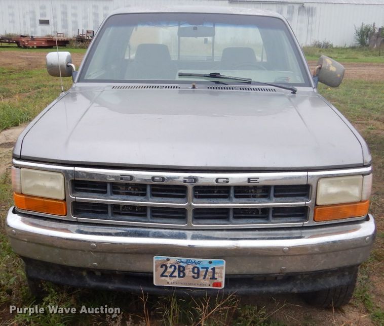 image for item FU9634 1994 Dodge Dakota Club Cab pickup truck