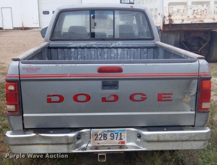 image for item FU9634 1994 Dodge Dakota Club Cab pickup truck
