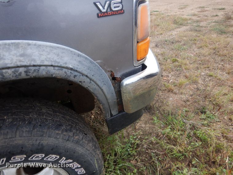 image for item FU9634 1994 Dodge Dakota Club Cab pickup truck