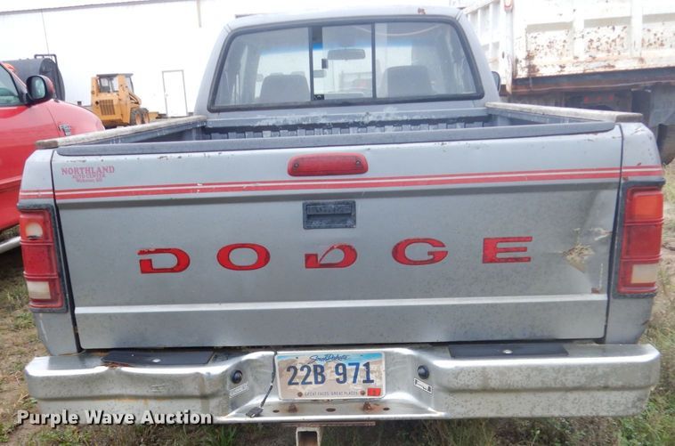 image for item FU9634 1994 Dodge Dakota Club Cab pickup truck
