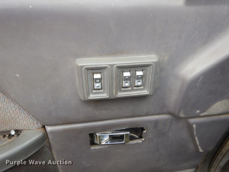 image for item FU9634 1994 Dodge Dakota Club Cab pickup truck