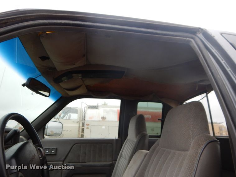 image for item FU9634 1994 Dodge Dakota Club Cab pickup truck