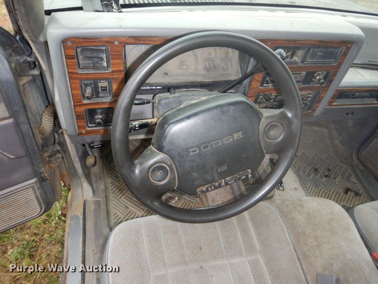 image for item FU9634 1994 Dodge Dakota Club Cab pickup truck