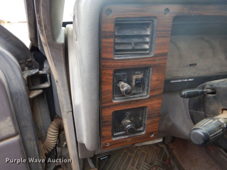 image for item FU9634 1994 Dodge Dakota Club Cab pickup truck