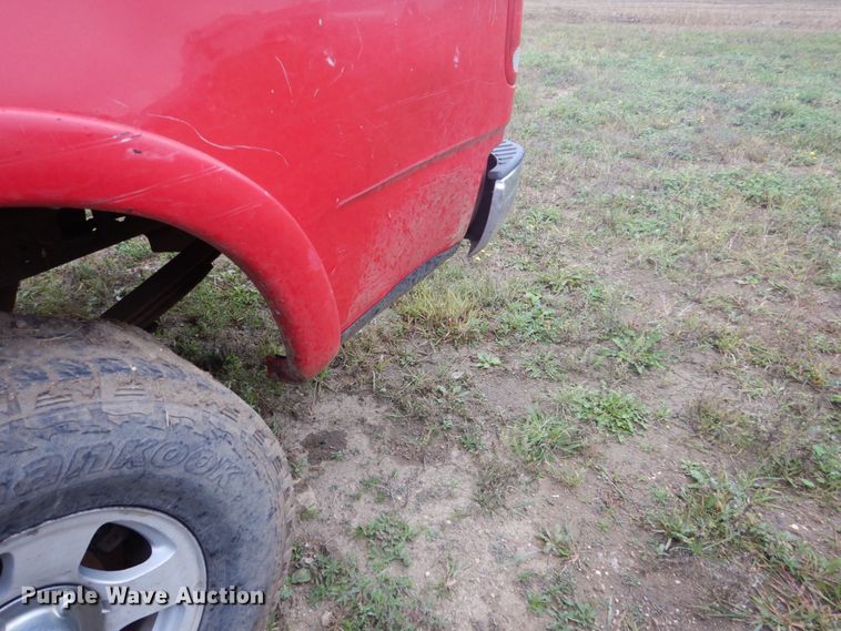 image for item FU9636 2002 Ford F150 SuperCab pickup truck