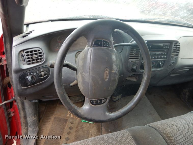 image for item FU9636 2002 Ford F150 SuperCab pickup truck