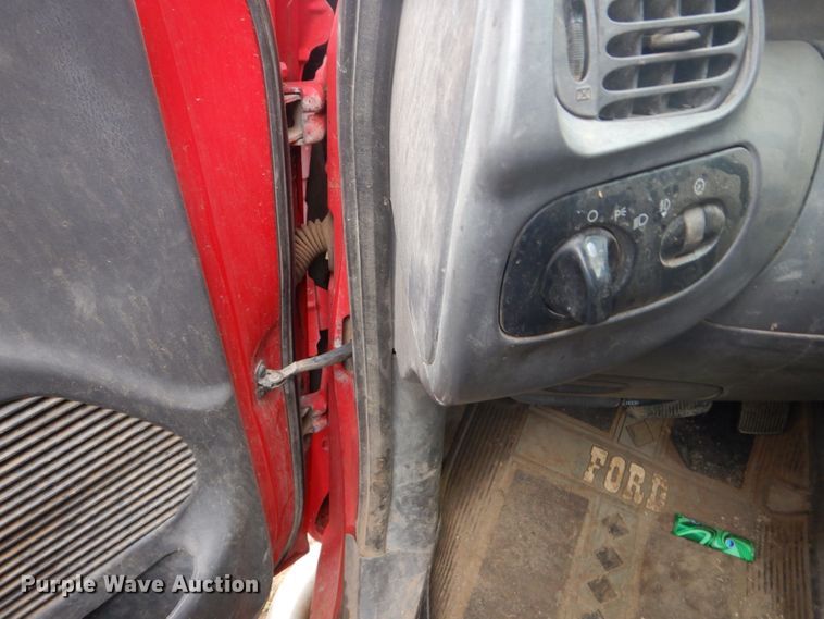 image for item FU9636 2002 Ford F150 SuperCab pickup truck