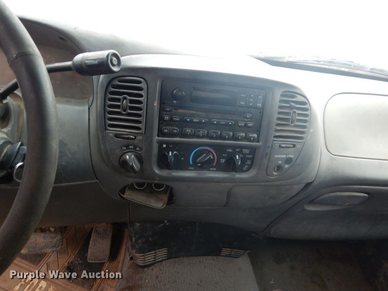 image for item FU9636 2002 Ford F150 SuperCab pickup truck