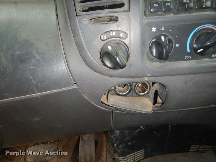 image for item FU9636 2002 Ford F150 SuperCab pickup truck