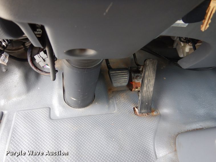 image for item FU9720 2013 Isuzu NPR refrigerated box truck