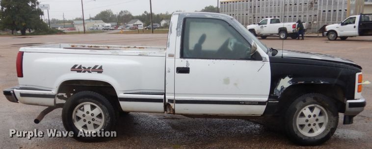 image for item FU9731 1989 Chevrolet K1500 pickup truck