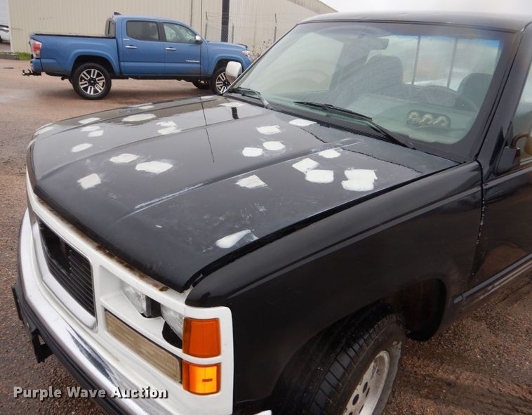 image for item FU9731 1989 Chevrolet K1500 pickup truck