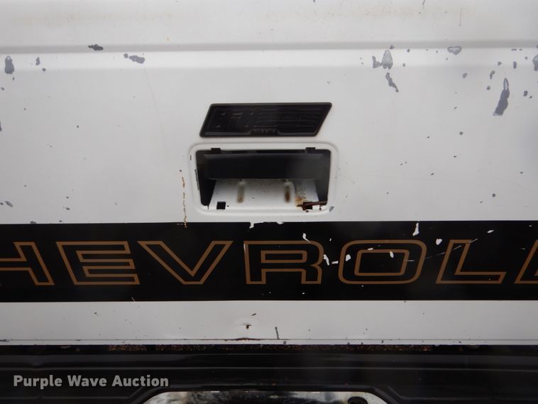 image for item FU9731 1989 Chevrolet K1500 pickup truck