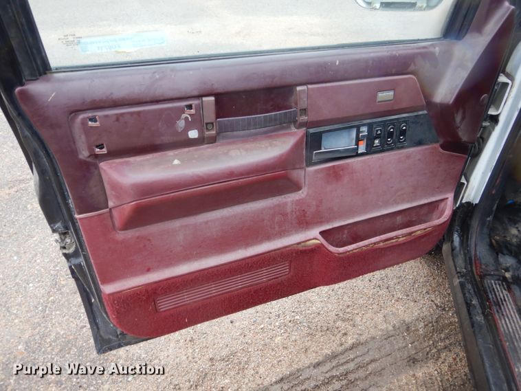 image for item FU9731 1989 Chevrolet K1500 pickup truck