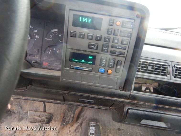 image for item FU9731 1989 Chevrolet K1500 pickup truck