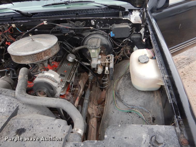 image for item FU9731 1989 Chevrolet K1500 pickup truck