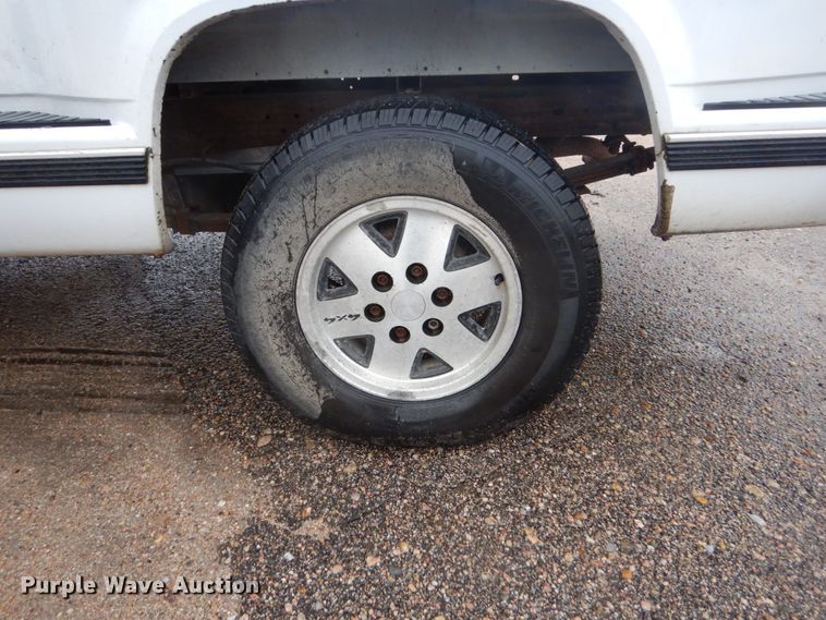 image for item FU9731 1989 Chevrolet K1500 pickup truck