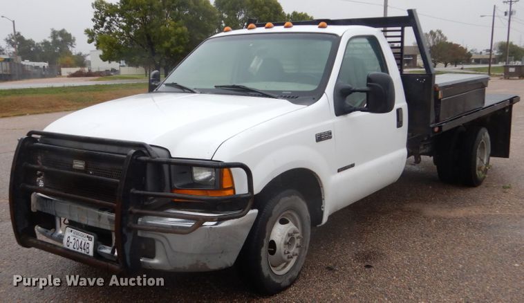 image for item FU9732 1999 Ford F350 Super Duty flatbed pickup truck