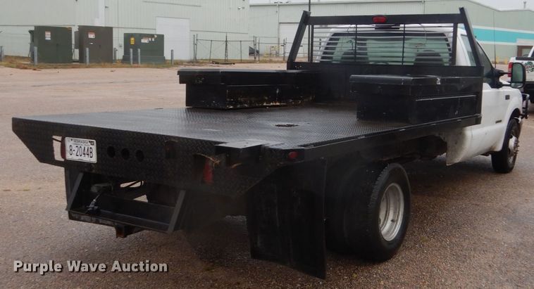 image for item FU9732 1999 Ford F350 Super Duty flatbed pickup truck