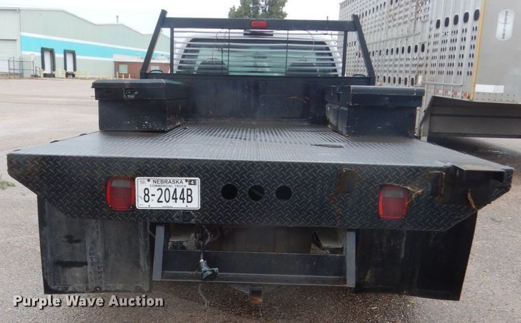 image for item FU9732 1999 Ford F350 Super Duty flatbed pickup truck