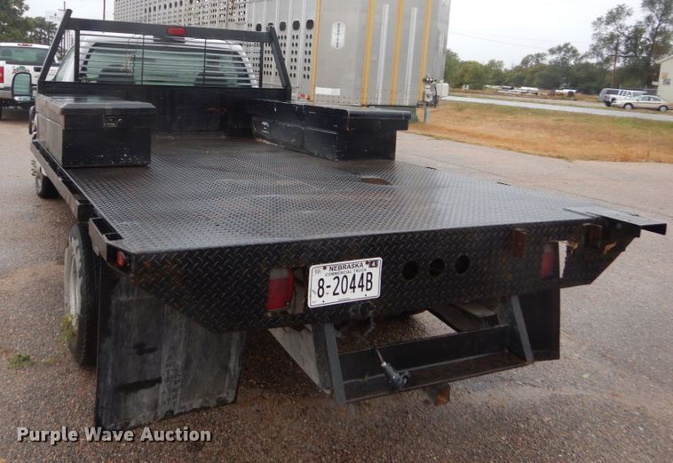 image for item FU9732 1999 Ford F350 Super Duty flatbed pickup truck