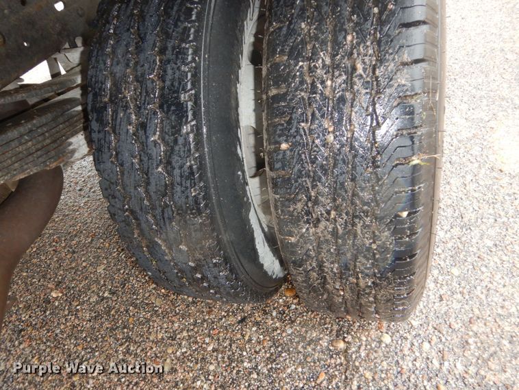 image for item FU9732 1999 Ford F350 Super Duty flatbed pickup truck