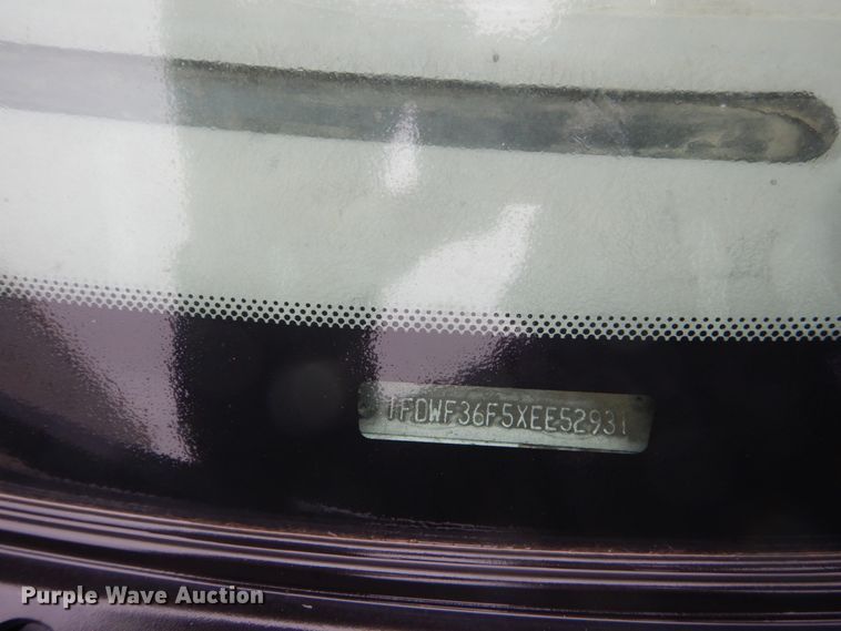 image for item FU9732 1999 Ford F350 Super Duty flatbed pickup truck