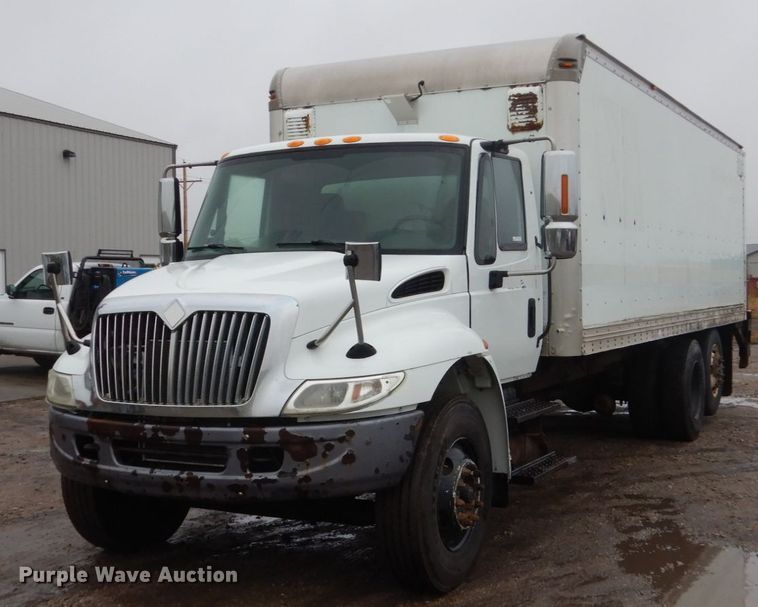 image for item FU9742 2005 International 4400 box truck