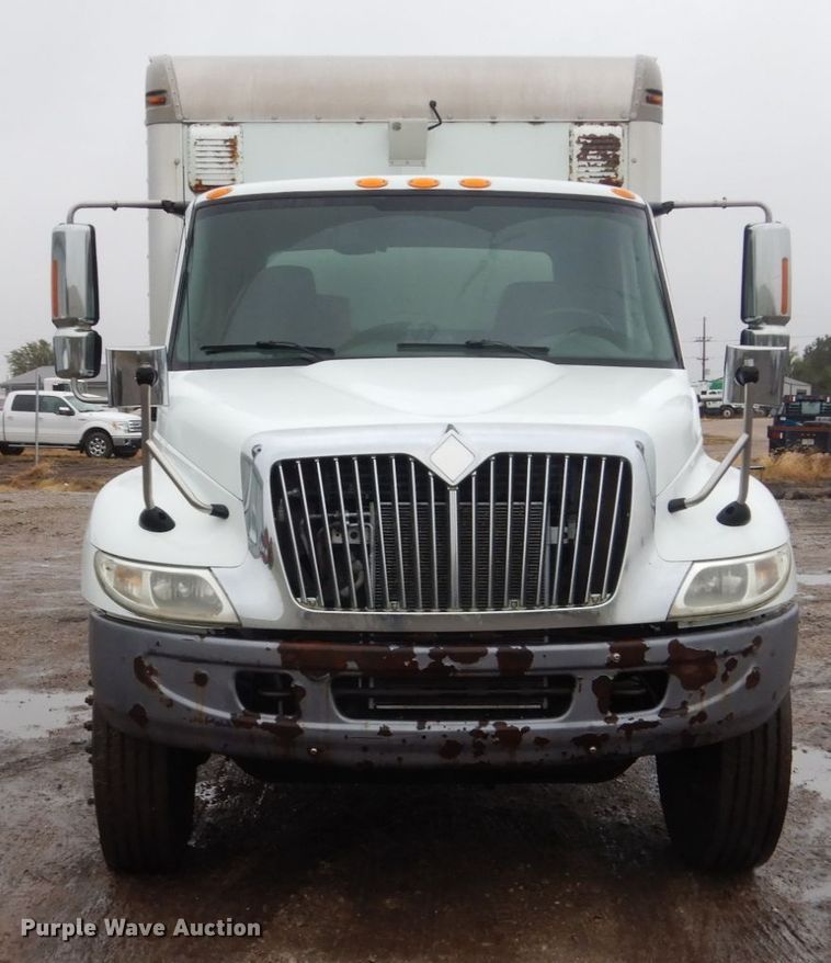 image for item FU9742 2005 International 4400 box truck