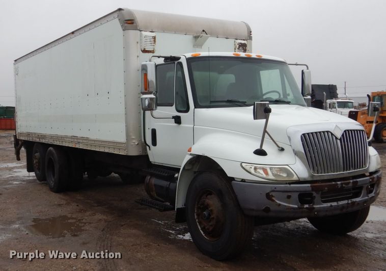 image for item FU9742 2005 International 4400 box truck
