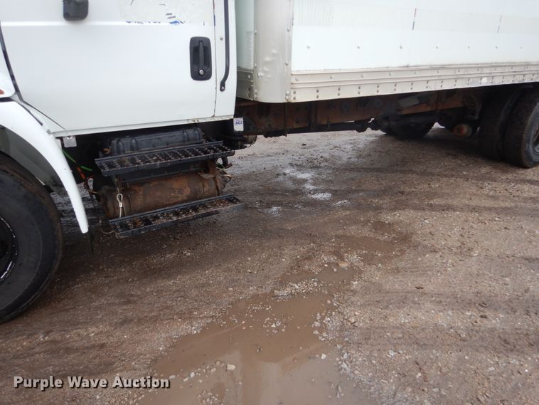 image for item FU9742 2005 International 4400 box truck