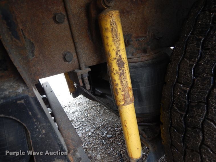 image for item FU9742 2005 International 4400 box truck