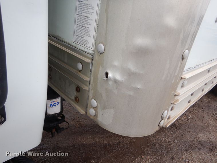 image for item FU9742 2005 International 4400 box truck