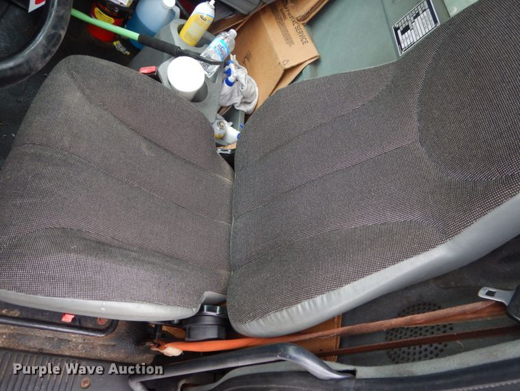 image for item FU9742 2005 International 4400 box truck