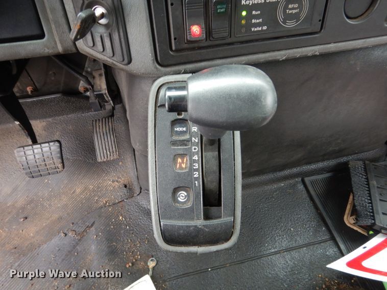 image for item FU9742 2005 International 4400 box truck