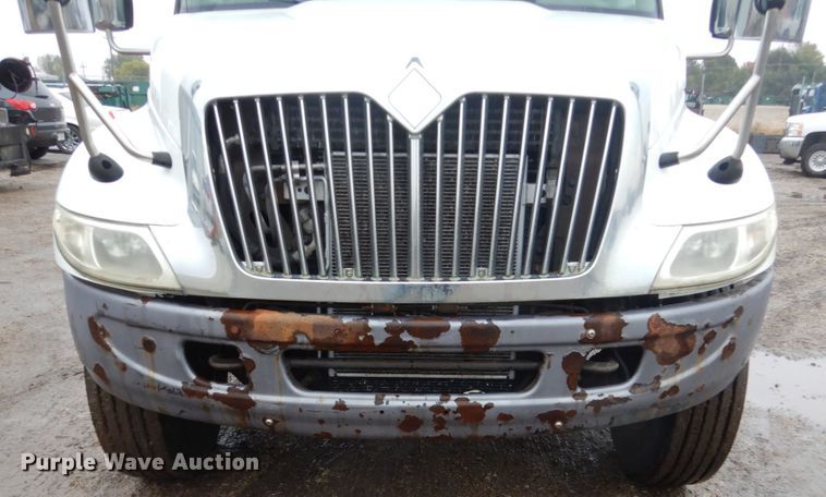 image for item FU9742 2005 International 4400 box truck