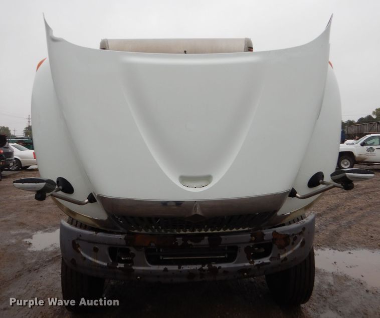 image for item FU9742 2005 International 4400 box truck