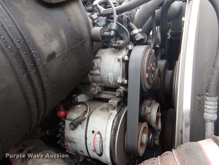 image for item FU9742 2005 International 4400 box truck