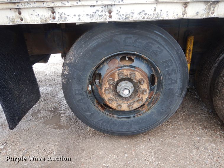 image for item FU9742 2005 International 4400 box truck