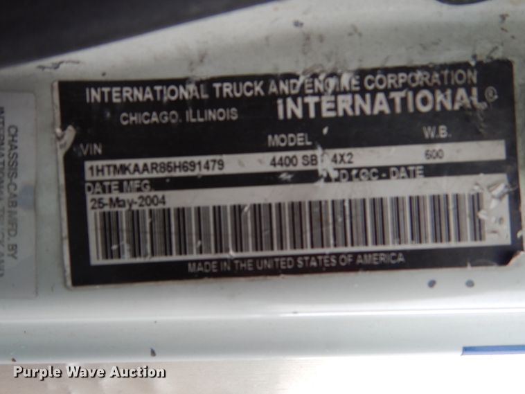 image for item FU9742 2005 International 4400 box truck