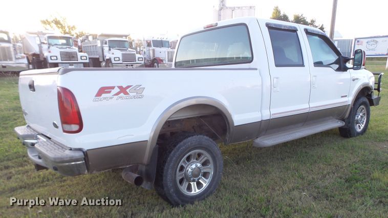 image for item GC9053 2005 Ford F350 Super Duty King Ranch Crew Cab pickup truck