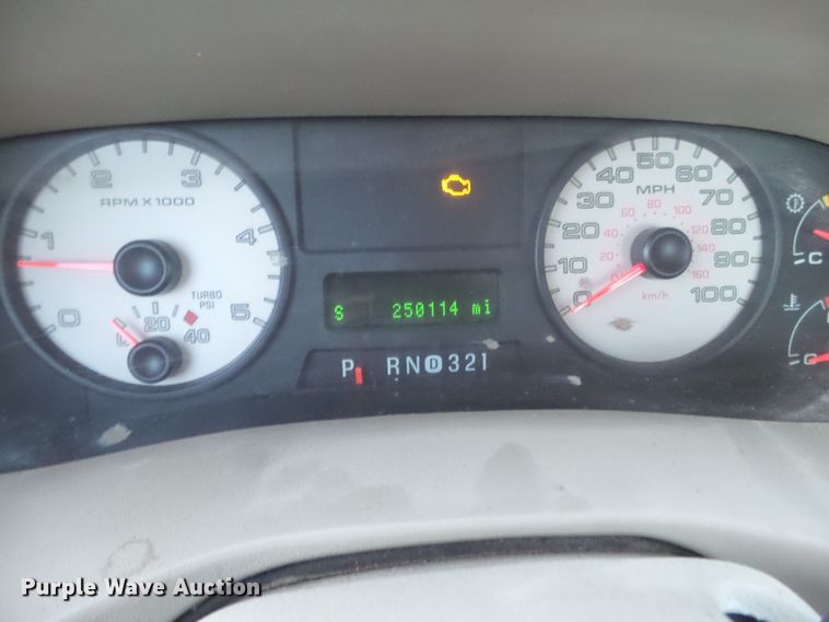 image for item GC9053 2005 Ford F350 Super Duty King Ranch Crew Cab pickup truck