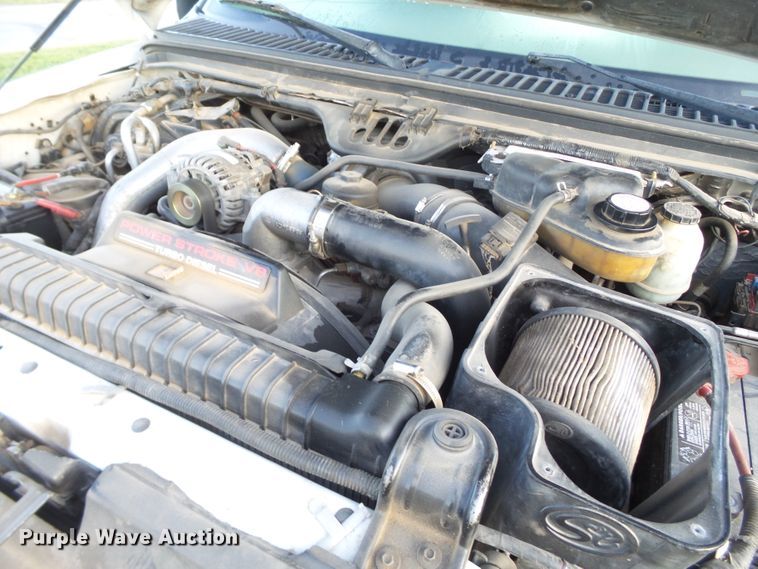 image for item GC9053 2005 Ford F350 Super Duty King Ranch Crew Cab pickup truck