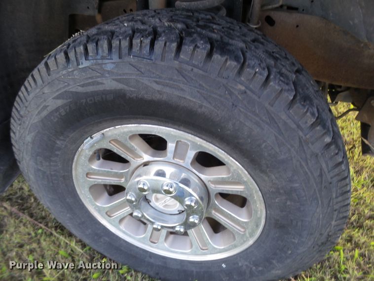 image for item GC9053 2005 Ford F350 Super Duty King Ranch Crew Cab pickup truck